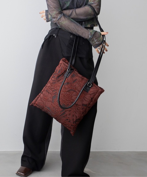 VACANCY（ヴァカンシー）の「ジャガードスクエアトートバッグ（トートバッグ・レディース・ボルドー/シルバー/ブルー・FREE）」の18枚目の写真