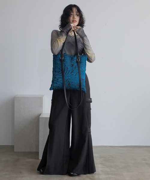 VACANCY（ヴァカンシー）の「ジャガードスクエアトートバッグ（トートバッグ・レディース・ボルドー/シルバー/ブルー・FREE）」の12枚目の写真