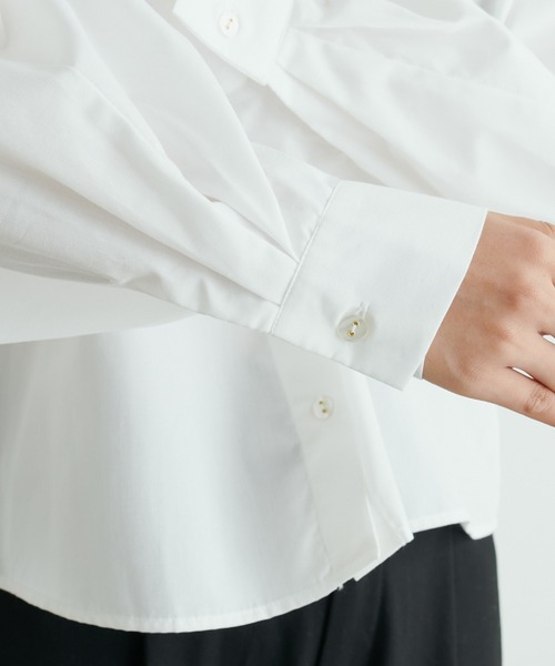LARUTA(ラルータ)の「【LARUTA】クロップド丈シャツ(シャツ/ブラウス・レディース・ネイビー/オフホワイト/サックスブルー・FREE)」の6枚目の写真