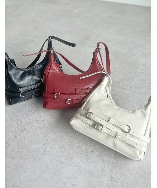 Re:EDIT（リエディ）の「[神山まりあさん着用][2024AW BAG COLLECTION]ベルト付きワンハンドルバッグ（ハンドバッグ・レディース・ブラック/レッド/アイボリー・FREE）」の4枚目の写真