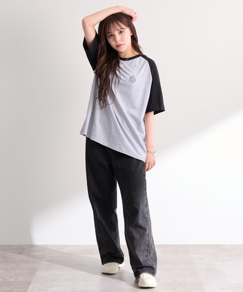 favclo.（ファブクロ）の「Color Block Big Logo Tee / カラーブロック ビッグロゴTシャツ（Tシャツ/カットソー・レディース・オフホワイト/グレー・FREE）」の9枚目の写真