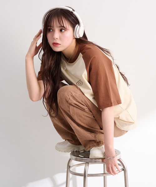 favclo.（ファブクロ）の「Color Block Big Logo Tee / カラーブロック ビッグロゴTシャツ（Tシャツ/カットソー・レディース・オフホワイト/グレー・FREE）」の15枚目の写真
