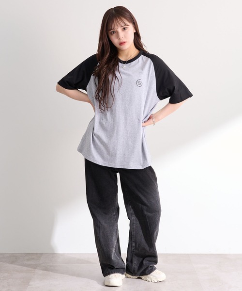 favclo.（ファブクロ）の「Color Block Big Logo Tee / カラーブロック ビッグロゴTシャツ（Tシャツ/カットソー・レディース・オフホワイト/グレー・FREE）」の8枚目の写真