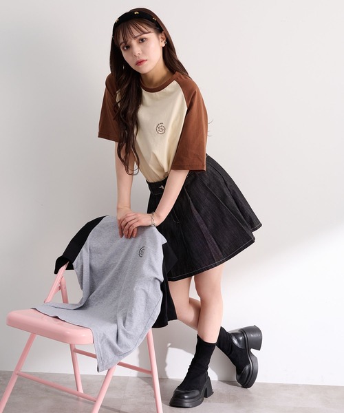 favclo.（ファブクロ）の「Color Block Big Logo Tee / カラーブロック ビッグロゴTシャツ（Tシャツ/カットソー・レディース・オフホワイト/グレー・FREE）」の10枚目の写真