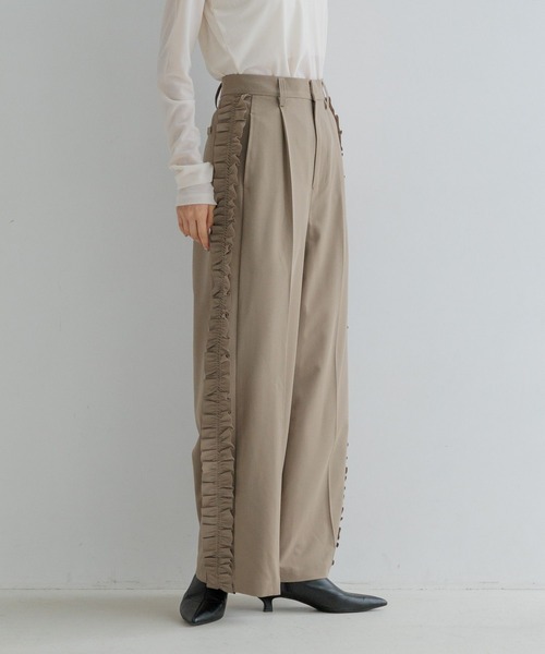 【新品】ピロリ菌　Ｌサイズ LOWRYS FARM（ローリーズファーム）の「サイドフリルワイド