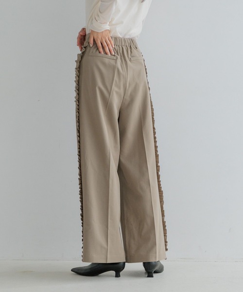 LOWRYS FARM（ローリーズファーム）の「サイドフリルワイドパンツ　152669（その他パンツ・レディース・ベージュ/ブラック/グレー・MEDIUM/LARGE）」の12枚目の写真