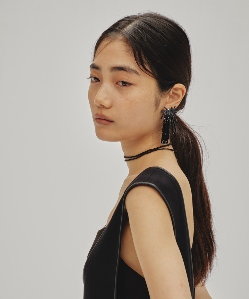 TODAYFUL（トゥデイフル）の「Bicolor Beads Earring（イヤリング・レディース・ホワイト/ブラック/ブラウン・FREE）」の4枚目の写真