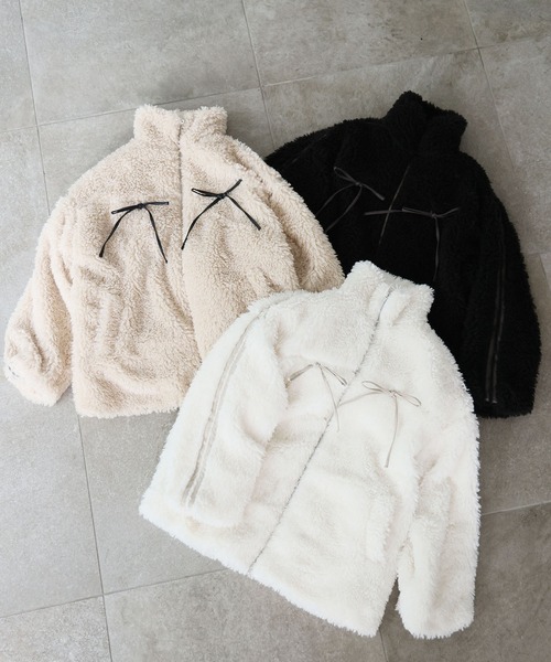 one after another NICE CLAUP（ワンアフターアナザーナイスクラップ）の「サイドラインリボンボアブルゾン（ブルゾン・レディース・ベージュ/アイボリー/ブラック/グレー・FREE）」の6枚目の写真