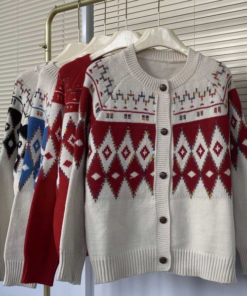 CADBURY（キャドバリー）の「ﾖｰｸｼﾞｬｶﾞｰﾄﾞｶｰﾃﾞｨｶﾞﾝ（カーディガン/ボレロ・レディース・レッド/ブルー/ブラック/アイボリー・FREE）」の2枚目の写真