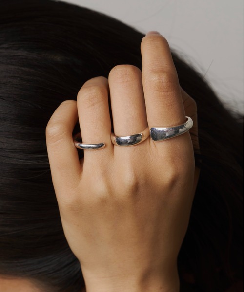 loni(ロニ)の「Spiral Triple Ring(リング・レディース・シルバー/ゴールド・FREE)」の2枚目の写真