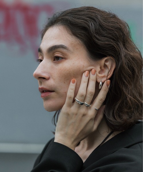 loni(ロニ)の「Spiral Triple Ring(リング・レディース・シルバー/ゴールド・FREE)」の3枚目の写真