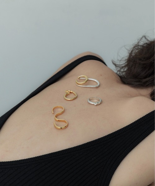 loni(ロニ)の「Spiral Triple Ring(リング・レディース・シルバー/ゴールド・FREE)」の12枚目の写真