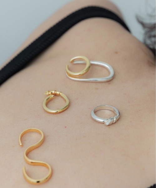 loni(ロニ)の「Spiral Triple Ring(リング・レディース・シルバー/ゴールド・FREE)」の13枚目の写真