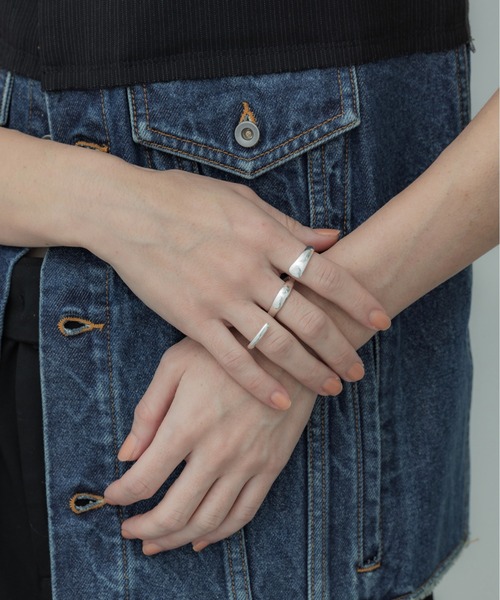 loni(ロニ)の「Spiral Triple Ring(リング・レディース・シルバー/ゴールド・FREE)」の9枚目の写真