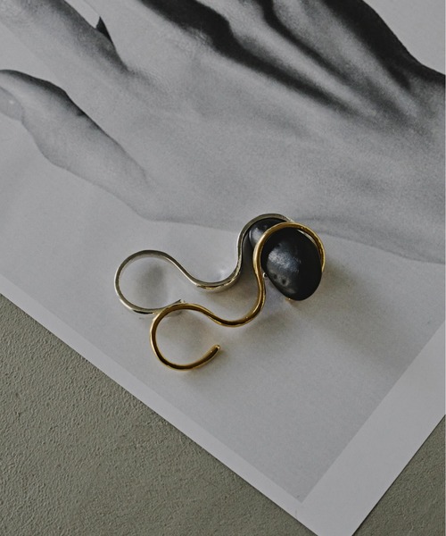 loni(ロニ)の「Spiral Triple Ring(リング・レディース・シルバー/ゴールド・FREE)」の17枚目の写真
