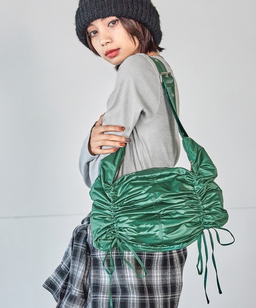 PAGEBOY(ページボーイ)の「ドロストショルダーBAG(ショルダーバッグ・レディース・グリーン/ブラック・FREE)」の1枚目の写真