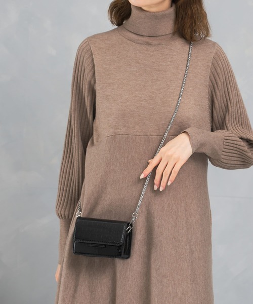 URBAN RESEARCH ROSSO WOMEN（アーバンリサーチ　ロッソ）の「クロコチェーンミニポシェット（ショルダーバッグ・レディース・ブラック/シルバー・-）」の3枚目の写真