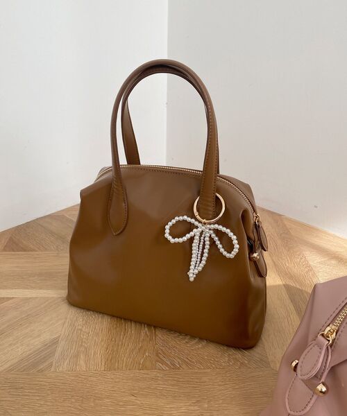 MAJESTIC LEGON(マジェスティックレゴン)の「チャームセットボストンバッグ(ボストンバッグ・レディース・キャメル/ピンク/アイボリー・FREE)」の12枚目の写真