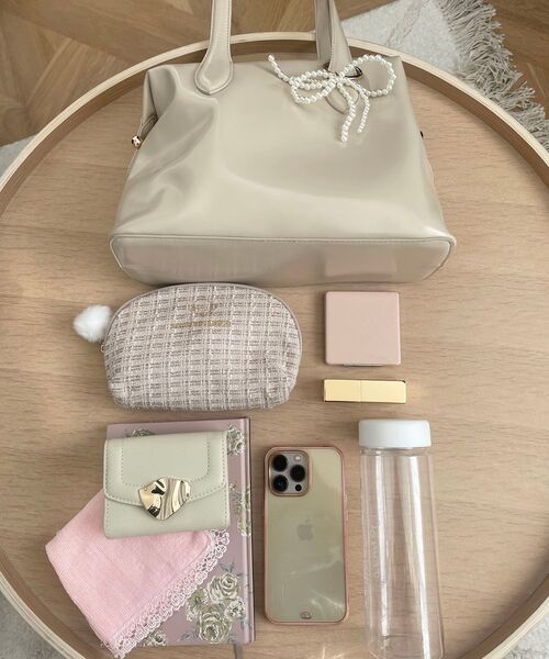 MAJESTIC LEGON(マジェスティックレゴン)の「チャームセットボストンバッグ(ボストンバッグ・レディース・キャメル/ピンク/アイボリー・FREE)」の13枚目の写真