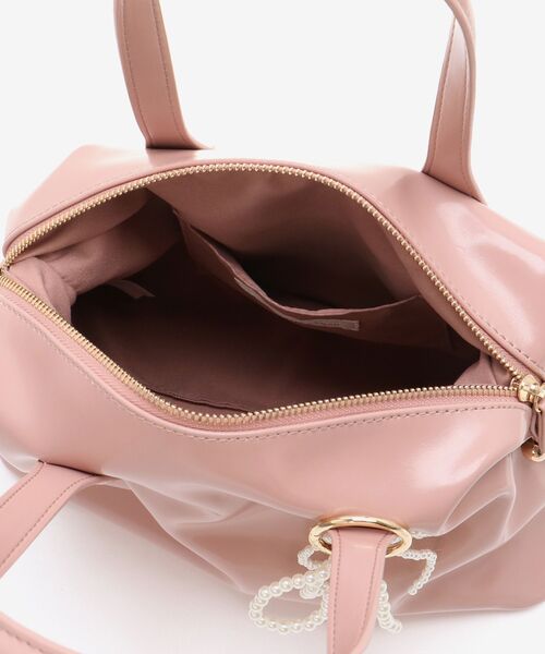 MAJESTIC LEGON(マジェスティックレゴン)の「チャームセットボストンバッグ(ボストンバッグ・レディース・キャメル/ピンク/アイボリー・FREE)」の21枚目の写真