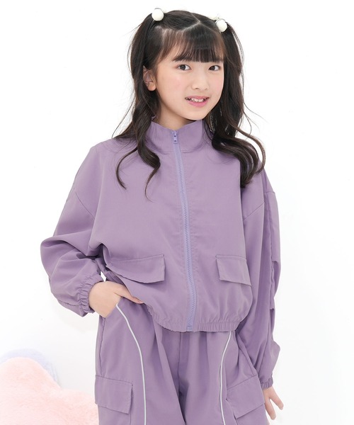 Bee des Bee(ビーデスビー)の「クロップド丈 ジップアップブルゾン(ブルゾン・キッズ・ブラック/ラベンダー/アイボリー/ピンク・110cm/100cm/120cm/130cm/140cm/150cm)」の3枚目の写真