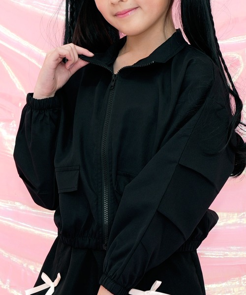 Bee des Bee(ビーデスビー)の「クロップド丈 ジップアップブルゾン(ブルゾン・キッズ・ブラック/ラベンダー/アイボリー/ピンク・110cm/100cm/120cm/130cm/140cm/150cm)」の11枚目の写真