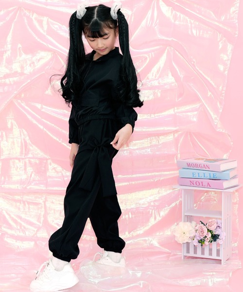 Bee des Bee(ビーデスビー)の「クロップド丈 ジップアップブルゾン(ブルゾン・キッズ・ブラック/ラベンダー/アイボリー/ピンク・110cm/100cm/120cm/130cm/140cm/150cm)」の14枚目の写真