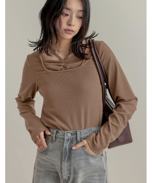 Re:EDIT(リエディ)の「スムースリブカットソーレイヤード風トップス(Tシャツ/カットソー・レディース・グレー/ブラック/ホワイト/モカ・MEDIUM/LARGE)」の4枚目の写真