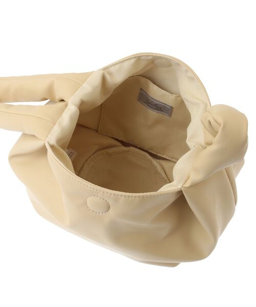 Green Parks(グリーンパークス)の「・cache cache パフィーラウンドバッグ(ハンドバッグ・レディース・ブラック/アイボリー/イエロー・FREE)」の18枚目の写真