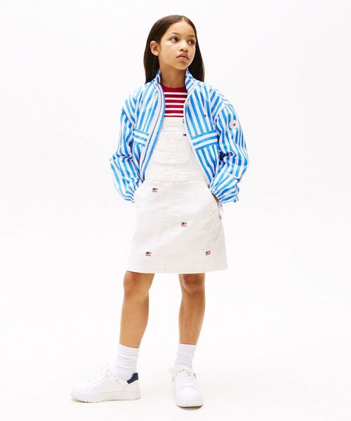 TOMMY HILFIGER（トミーヒルフィガー）の「GIRLS ストライプウインドブレーカー（ナイロンジャケット・キッズ・ブルー・160cm/140cm/130cm/150cm）」の3枚目の写真