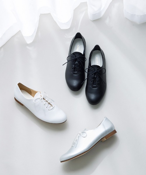 JELLY BEANS（ジェリービーンズ）の「ソフトレースアップフラットシューズ【Made in Japan】(113-51011)JELLY BEANS(ジェリービーンズ)（ドレスシューズ・レディース・ホワイト/ブラック/シルバー・24.5/24/23.5/23/22.5）」の4枚目の写真