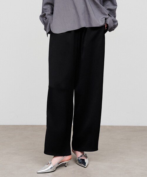 cloenc（クロエンス）の「【マシンウォッシュ】ドレープワイドパンツ（その他パンツ・レディース・ブラック/ベージュ・01/02/03）」の3枚目の写真
