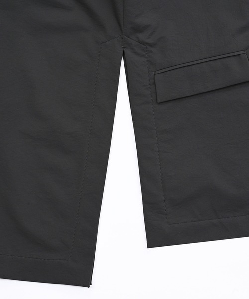 NEW BALANCE(ニューバランス)の「MET24 Women's Single Jacket(テーラードジャケット・レディース・ブラック/カーキブラウン・SMALL/LARGE/MEDIUM)」の13枚目の写真
