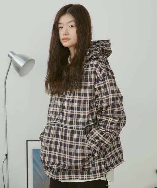 MERLOT（メルロー）の「チェックアノラックパーカー/裾ドローコード付き（パーカー・レディース・ブラウン/ネイビー・FREE）」の5枚目の写真