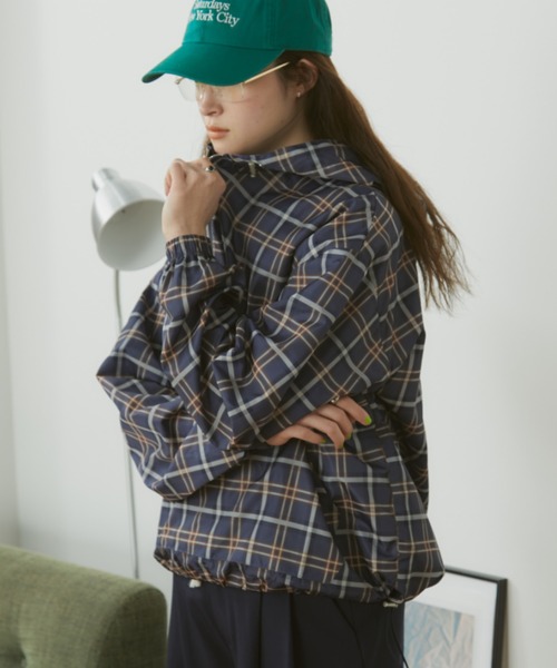 MERLOT（メルロー）の「チェックアノラックパーカー/裾ドローコード付き（パーカー・レディース・ブラウン/ネイビー・FREE）」の22枚目の写真