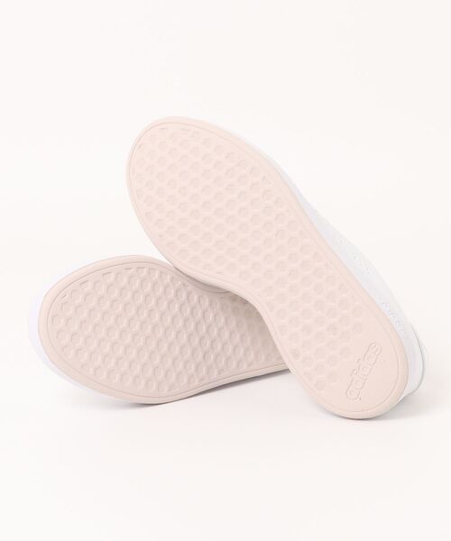 adidas（アディダス）の「《adidas》ADVANCOURT BASE 2.0 W（スニーカー・レディース・ホワイト/ホワイト×シルバー/ホワイト×ピンク/ブラック×ピンク/ホワイト系その他/グレー系その他・23.0cm/23.5cm/24.0cm/24.5cm/25.0cm/22.5cm）」の17枚目の写真