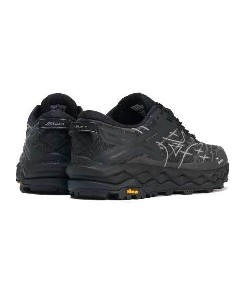 MIZUNO(ミズノ )の「MIZUNO WAVE MUJIN LS GTX(ミズノ ウエーブ ムジン LS ゴアテックス)(スニーカー・メンズ・ブラック/グリーン系・26cm/26.5cm/27cm/27.5cm/28cm/28.5cm/29cm)」の3枚目の写真