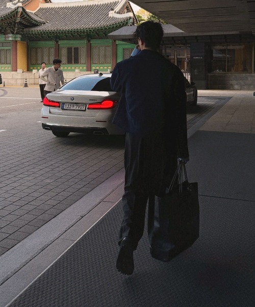 ASCLO（エジュクロ）の「ASCLO／オーバーフィットシャツ（シャツ/ブラウス・メンズ・ブルー/ブラック/ホワイト/ブラウン・FREE）」の17枚目の写真