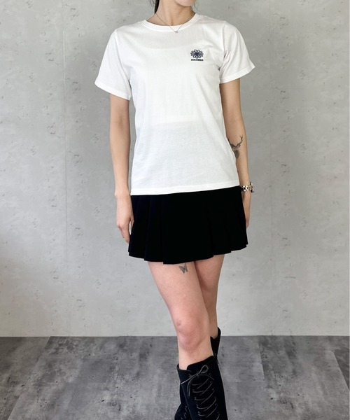 Per sist ence(パーシエンス)の「天竺フラワー刺繍コンパクトTシャツ(Tシャツ/カットソー・レディース・ブラック/オフホワイト/杢グレー・FREE)」の10枚目の写真