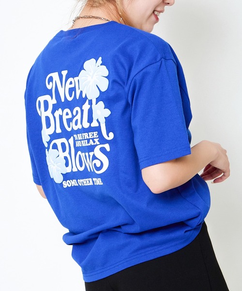 よく見る「芸能人が愛用 セール】ハイビスカス発泡Tシャツ（Tシャツ/カットソー）｜GORGE トップス