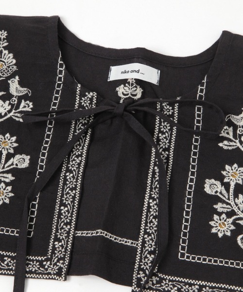 niko and...（ニコアンド）の「オリジナルリネン刺繍付け襟（付け襟・レディース・ブラック/ホワイト・0）」の4枚目の写真