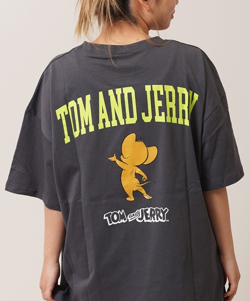 Tom&Jerry(トムアンドジェリー)の「【トムとジェリー】アソートデザイン Tシャツ / TOM&JERRY S/S Tee(Tシャツ/カットソー・レディース・ホワイト系2/ネイビー系2/グリーン系1/ホワイト系1/ブラック系4/グリーン系3/ホワイト系3/ホワイト系4/ブラック系1/ネイビー系4/グレー系3/グレー系2・L/M)」の8枚目の写真