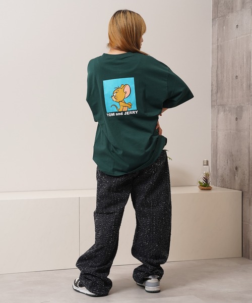 Tom&Jerry(トムアンドジェリー)の「【トムとジェリー】アソートデザイン Tシャツ / TOM&JERRY S/S Tee(Tシャツ/カットソー・レディース・ホワイト系2/ネイビー系2/グリーン系1/ホワイト系1/ブラック系4/グリーン系3/ホワイト系3/ホワイト系4/ブラック系1/ネイビー系4/グレー系3/グレー系2・L/M)」の15枚目の写真