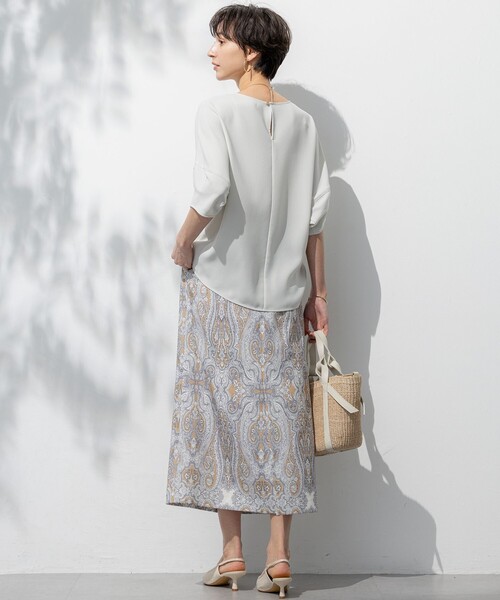 23区(ニジュウサンク)の「【吸水速乾/UVカット/接触冷感】ストレッチジョーゼット ランタンスリーブ カットソー(Tシャツ/カットソー・レディース・ネイビー系/ベージュ系/ダークグリーン系/ブラック系・38)」の21枚目の写真