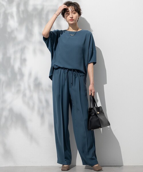 23区(ニジュウサンク)の「【吸水速乾/UVカット/接触冷感】ストレッチジョーゼット ランタンスリーブ カットソー(Tシャツ/カットソー・レディース・ネイビー系/ベージュ系/ダークグリーン系/ブラック系・38)」の6枚目の写真