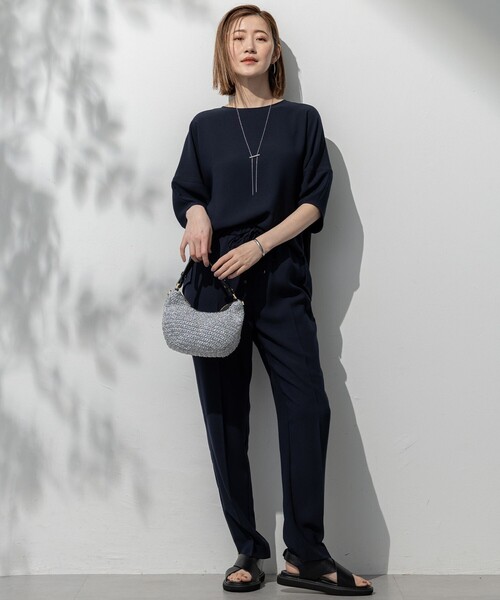 23区(ニジュウサンク)の「【吸水速乾/UVカット/接触冷感】ストレッチジョーゼット ランタンスリーブ カットソー(Tシャツ/カットソー・レディース・ネイビー系/ベージュ系/ダークグリーン系/ブラック系・38)」の9枚目の写真