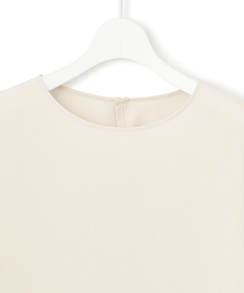 23区(ニジュウサンク)の「【吸水速乾/UVカット/接触冷感】ストレッチジョーゼット ランタンスリーブ カットソー(Tシャツ/カットソー・レディース・ネイビー系/ベージュ系/ダークグリーン系/ブラック系・38)」の11枚目の写真