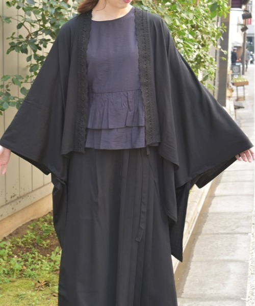 axes femme（アクシーズファム）の「バラ釦付ＵＶイレヘムポンチョ（レインコート/ポンチョ・レディース・ブラック/ピンク/キナリ・FREE）」の3枚目の写真