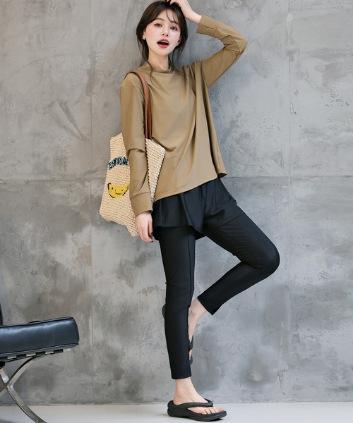 TeddyShop(テディショップ)の「【紫外線カット99.9%】レディース水着 水陸両用で紫外線も体型もカバーできる。2WAY長袖プチハイネックパッド付きラッシュガード+レギンス+ショーツ 3点セット(水着・レディース・ブルー系その他/グリーン/モカ/ベージュ・LL/S/M/L)」の1枚目の写真