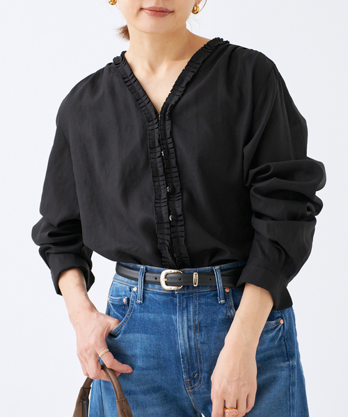 IENA(イエナ)の「タックフリルブラウス(シャツ/ブラウス・レディース・ブラック/ホワイト・FREE)」の13枚目の写真